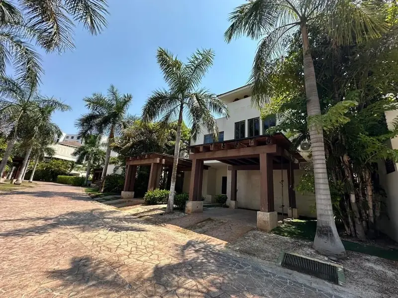 Casa Yucatán Country Club - Privada Harmonia